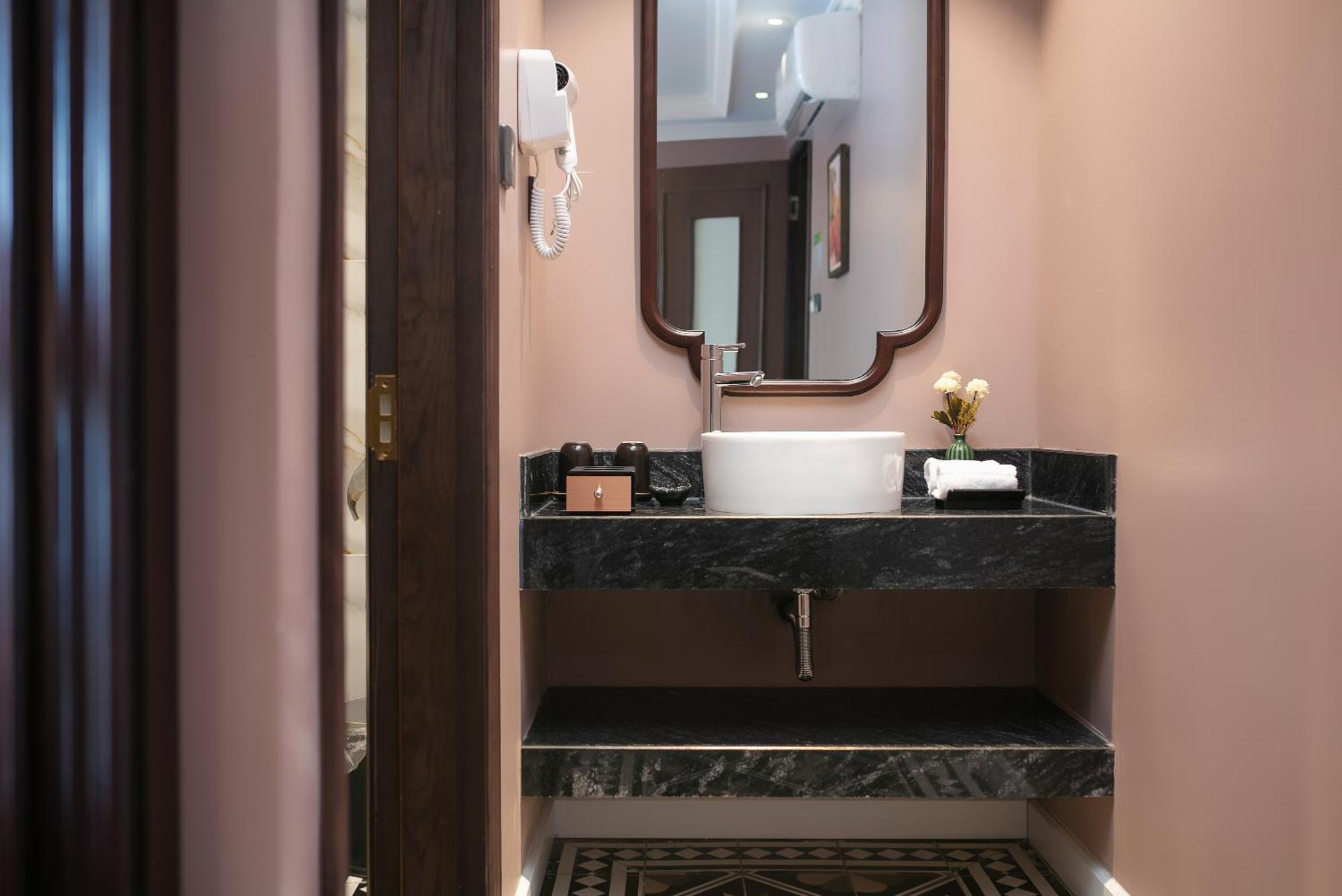 Acoustic Premium Hotel & Spa Ханой Екстериор снимка