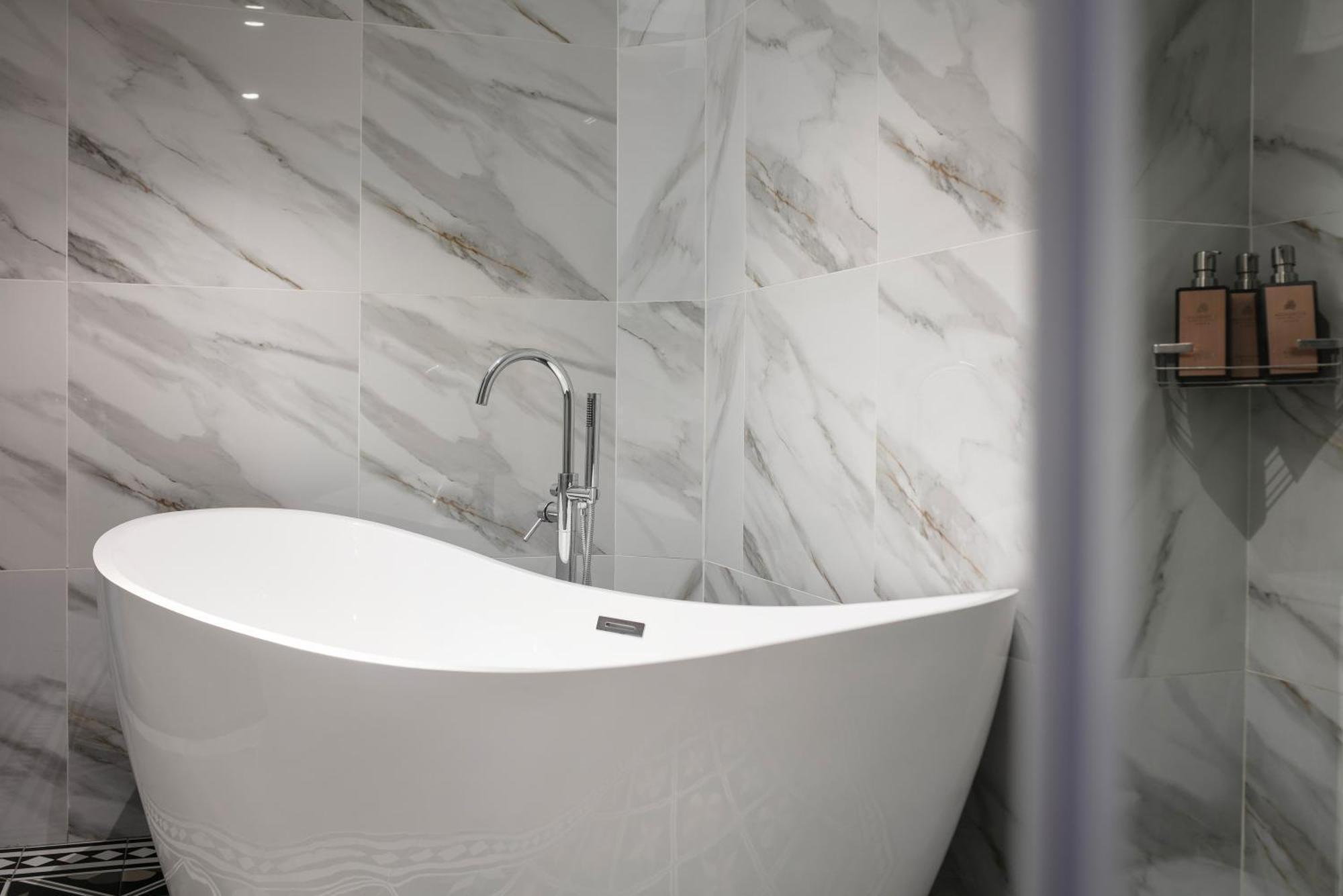 Acoustic Premium Hotel & Spa Ханой Екстериор снимка